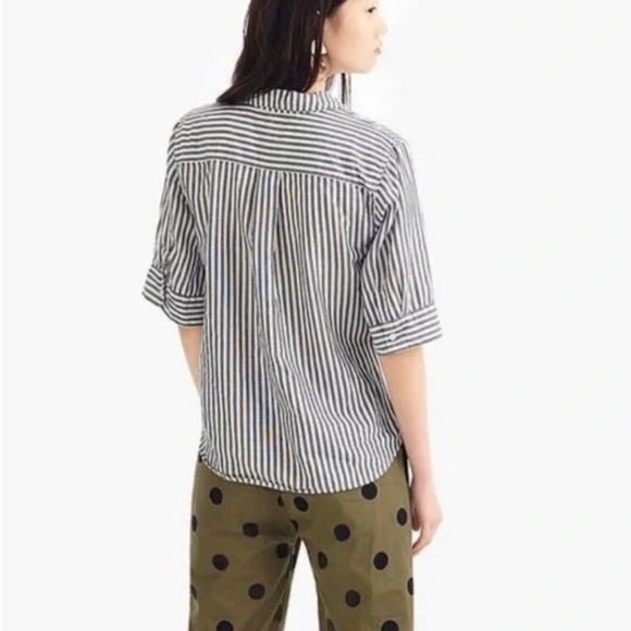 J. Crew short sleeve button up shirt in stripe. Grey and white XS - Picture 3 of 11
